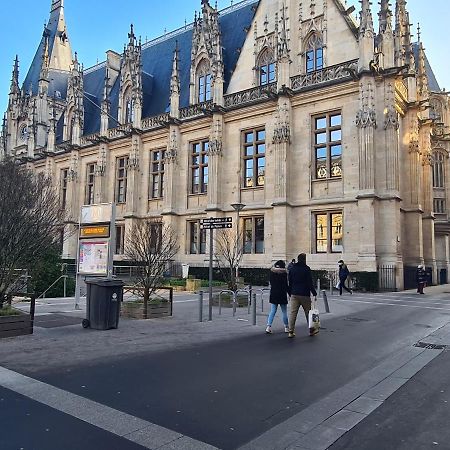 Rouen Hyper Centre Ville Palais De Justice Bagian luar foto
